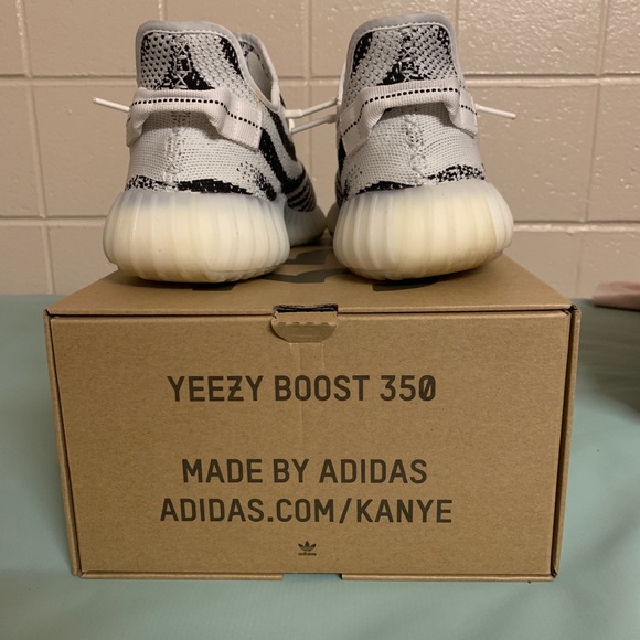 Yeezy 350 boost zebra V2